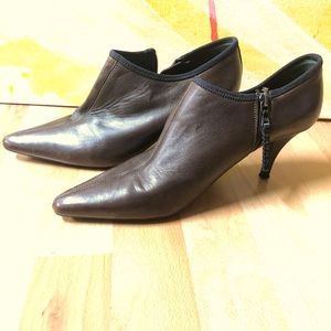 Prada pointed toe kitten heel booties sz 39